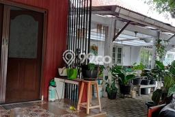 HARGA SPESIAL! Rumah Modern di Rawamangun, Jakarta Timur, LT 584m² LB 200m² Bisa Nego! HARGA SPESIAL! Rumah Modern di Rawamangun, Jakarta Timur, LT 584m² LB 200m² Bisa Nego!