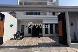 Dijual Rumah Mewah Megah Dengan View Eksklusif di Rawamangun, Jakarta Timur Dijual Rumah Mewah Megah Dengan View Eksklusif di Rawamangun, Jakarta Timur