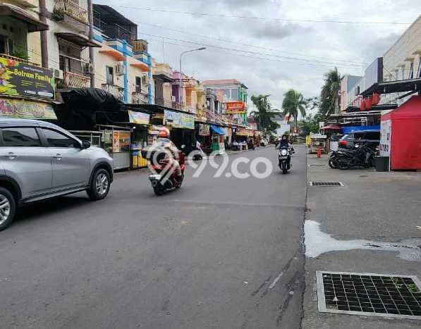 Ruko Disewa di Bekasi dengan LB 80m2 Area Komersial Ramai Ruko Disewa di Bekasi dengan LB 80m2 Area Komersial Ramai