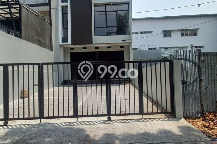 Ruko Dijual di Kiaracondong Bandung dengan Luas Bangunan 250m2 Ruko Dijual di Kiaracondong Bandung dengan Luas Bangunan 250m2