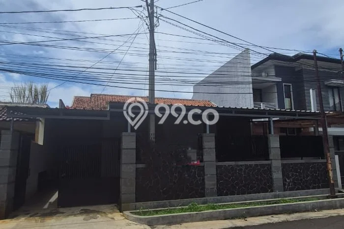Disewakan Segera Rumah Kondisi Bagus di Area Arcamanik, Bandung Disewakan Segera Rumah Kondisi Bagus di Area Arcamanik, Bandung