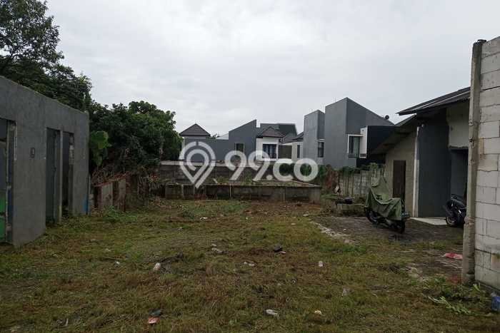Lahan Dijual Lokasi Strategis di Tangerang Selatan dengan Luas 1451m2 Lahan Dijual Lokasi Strategis di Tangerang Selatan dengan Luas 1451m2