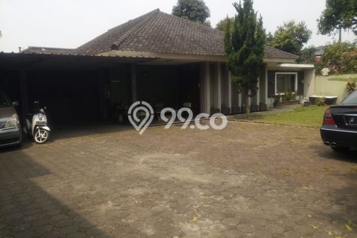 Rumah di Setiabudi, Luas 1002m2m², Bangunan 500m2m² Rumah di Setiabudi, Luas 1002m2m², Bangunan 500m2m²
