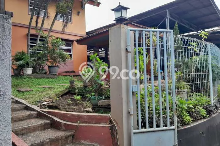 Dijual Rumah Kost di Jatinangor, Bandung, 34 KT, 15 KM, Bangunan 2300m2 Dijual Rumah Kost di Jatinangor, Bandung, 34 KT, 15 KM, Bangunan 2300m2