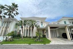 Jual Rumah Mewah Megah Dengan View Eksklusif di Pakuwon Indah, Surabaya Jual Rumah Mewah Megah Dengan View Eksklusif di Pakuwon Indah, Surabaya