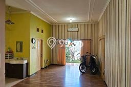 Ready to Use! Luxury House LT 200m2 Desain Elegan di Dieng Ready to Use! Luxury House LT 200m2 Desain Elegan di Dieng