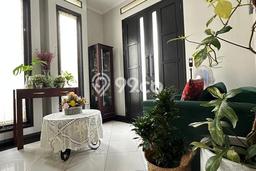 Hunian Elit LB 240m2 Siap Pakai Desain Elegan di Bintaro, Tangerang Selatan Hunian Elit LB 240m2 Siap Pakai Desain Elegan di Bintaro, Tangerang Selatan