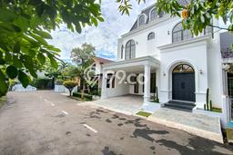 Jual Rumah Mewah Elegan Dengan View Cantik di Bintaro, Tangerang Selatan Jual Rumah Mewah Elegan Dengan View Cantik di Bintaro, Tangerang Selatan