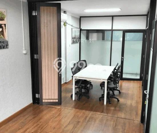 Kantor Kawasan Komersial di Bintaro, Luas 150m², Siap Operasi Kantor Kawasan Komersial di Bintaro, Luas 150m², Siap Operasi