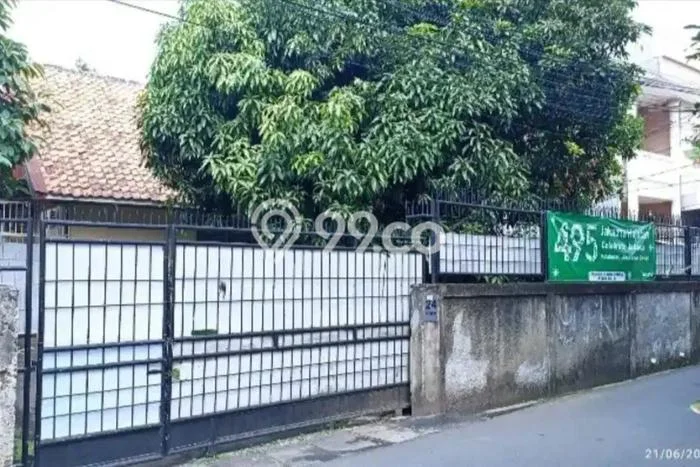For Sale! Premium House LT 460m2 Desain Modern di Cipete For Sale! Premium House LT 460m2 Desain Modern di Cipete