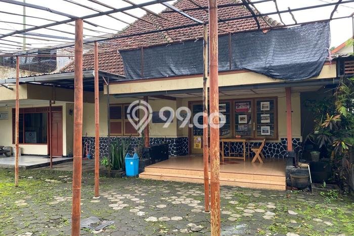 Rumah Mewah LB 700m2 Siap Huni Desain Elegan di Sumbersari, Malang Rumah Mewah LB 700m2 Siap Huni Desain Elegan di Sumbersari, Malang