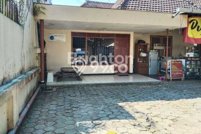 Rumah Mewah LB 700m2 Siap Huni Desain Elegan di Sumbersari, Malang Rumah Mewah LB 700m2 Siap Huni Desain Elegan di Sumbersari, Malang