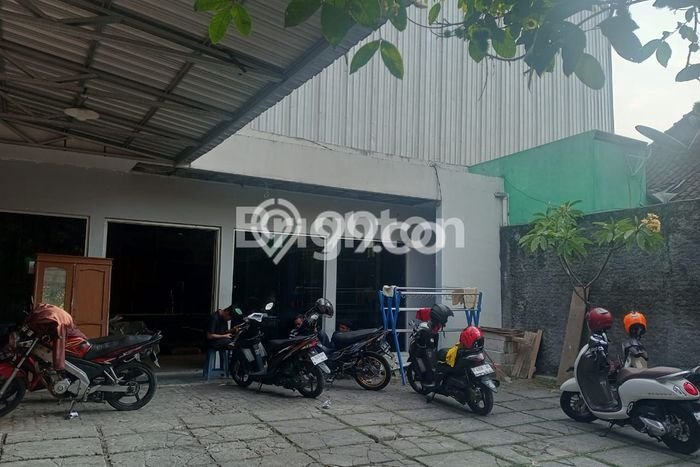 Ruko di Ungaran, Luas 800m2m², Mainroad, Area Strategis Ruko di Ungaran, Luas 800m2m², Mainroad, Area Strategis