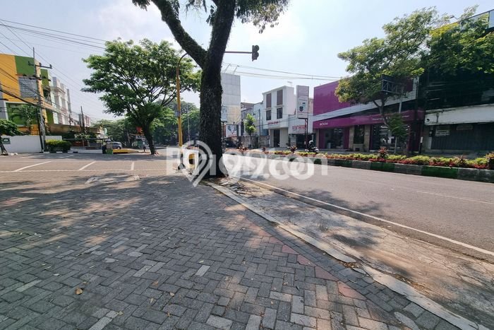 INVESTASI POTENSIAL! Ruko Kawasan Blimbing, Luas 500m2m², Kawasan Komersial INVESTASI POTENSIAL! Ruko Kawasan Blimbing, Luas 500m2m², Kawasan Komersial