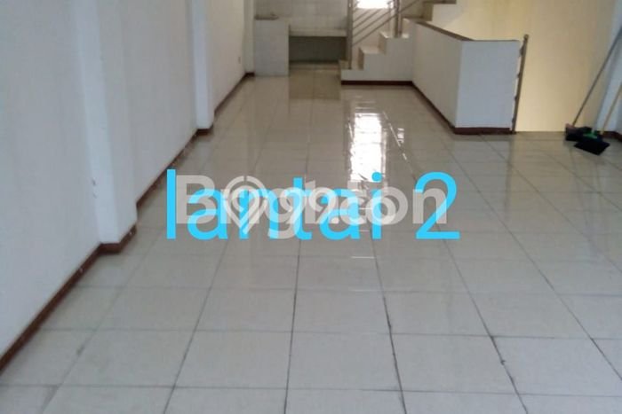 Jual Ruko Kawasan Premium di Klojen, Luas 94m2m², Jalan Raya Jual Ruko Kawasan Premium di Klojen, Luas 94m2m², Jalan Raya