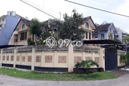 DIJUAL CEPAT! Rumah Modern area Lowokwaru, Malang, LT 254m2m² Bangunan 360m2m² Bisa Nego! DIJUAL CEPAT! Rumah Modern area Lowokwaru, Malang, LT 254m2m² Bangunan 360m2m² Bisa Nego!