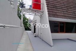 PREMIUM LIVING! Rumah di Simprug, 4 KT, Kawasan Prospektif, Luas 700m² LB 600m² PREMIUM LIVING! Rumah di Simprug, 4 KT, Kawasan Prospektif, Luas 700m² LB 600m²