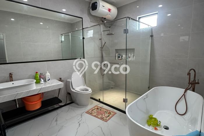 Hunian Elit LB 300m2 Siap Huni Desain Elegan di Daan Mogot, Jakarta Barat Hunian Elit LB 300m2 Siap Huni Desain Elegan di Daan Mogot, Jakarta Barat