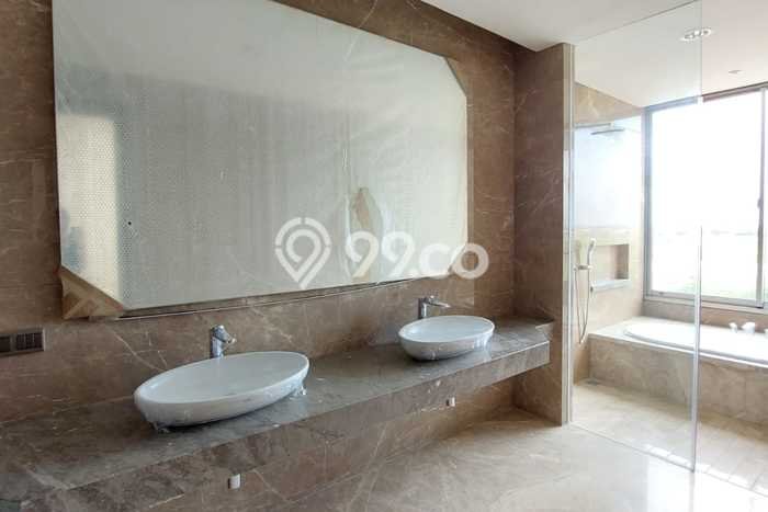 Sewa Rumah Strategis LT 300m2 / LB 600m2 di Golf Island, Jakarta Utara Sewa Rumah Strategis LT 300m2 / LB 600m2 di Golf Island, Jakarta Utara