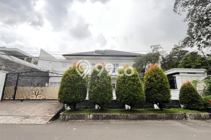 Siap Huni Hunian Elit 7 Kamar di Kebon Jeruk Dekat ke Mana Pun Siap Huni Hunian Elit 7 Kamar di Kebon Jeruk Dekat ke Mana Pun