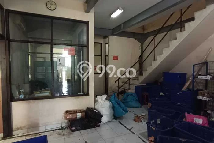 Gudang Disewa di Semarang dengan LB 400m2 Area Komersial Ramai Gudang Disewa di Semarang dengan LB 400m2 Area Komersial Ramai