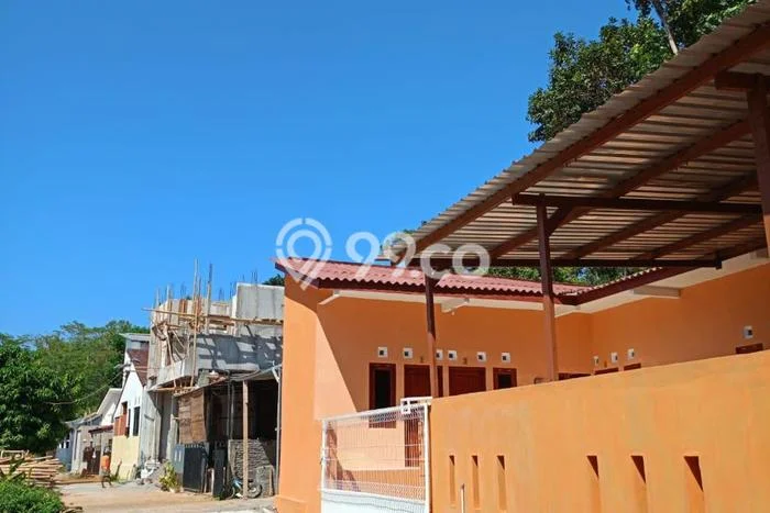 Unit Kost Dijual di Gunung Pati dengan 10 Kamar Tidur & Luas Bangunan 110m2 Unit Kost Dijual di Gunung Pati dengan 10 Kamar Tidur & Luas Bangunan 110m2