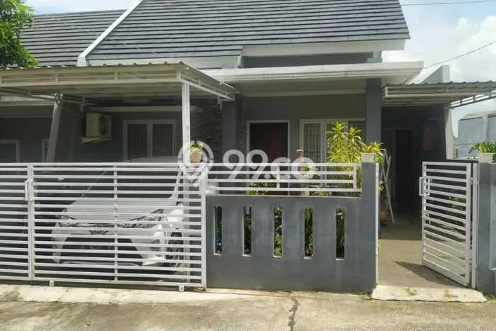 Lokasi strategis! Rumah siap huni disewakan di Banyumanik LB 90m2 Lokasi strategis! Rumah siap huni disewakan di Banyumanik LB 90m2