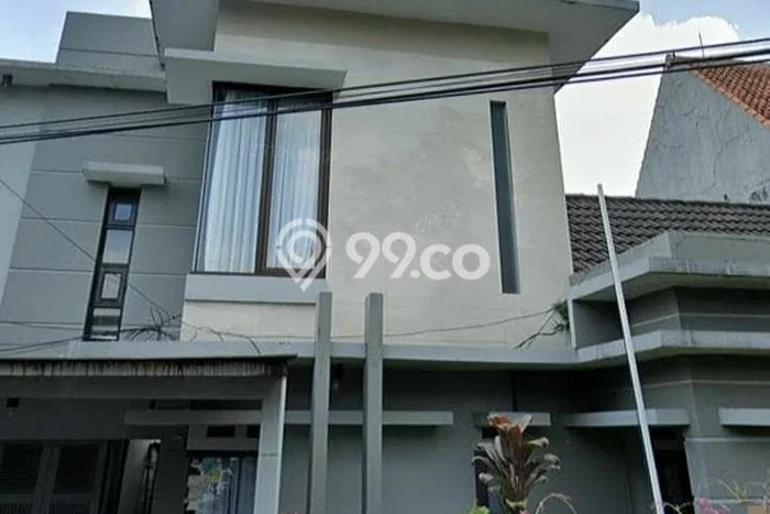 Rumah Mewah LB 270m2 Siap Huni Desain Elegan di Pungkur, Bandung Rumah Mewah LB 270m2 Siap Huni Desain Elegan di Pungkur, Bandung
