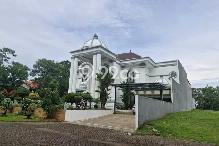 Rumah Luxury Modern Tanpa Renovasi di BSD Bukit Golf Tangerang Rumah Luxury Modern Tanpa Renovasi di BSD Bukit Golf Tangerang