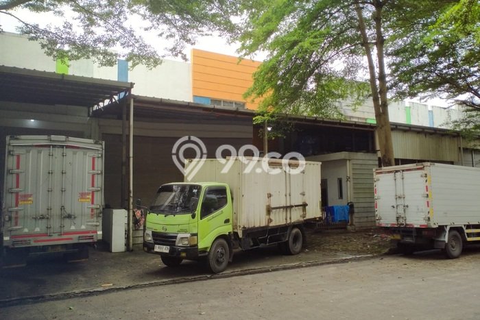 Gudang Komersial Dijual di BSD Tangerang Selatan LT 360m2 & LB 300m2 Gudang Komersial Dijual di BSD Tangerang Selatan LT 360m2 & LB 300m2