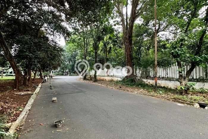 Tanah Dijual Lokasi Strategis di Jakarta Selatan dengan Luas 1387m2 Tanah Dijual Lokasi Strategis di Jakarta Selatan dengan Luas 1387m2