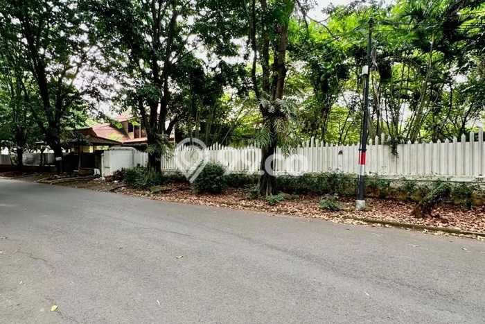 Tanah Dijual Lokasi Strategis di Jakarta Selatan dengan Luas 1387m2 Tanah Dijual Lokasi Strategis di Jakarta Selatan dengan Luas 1387m2