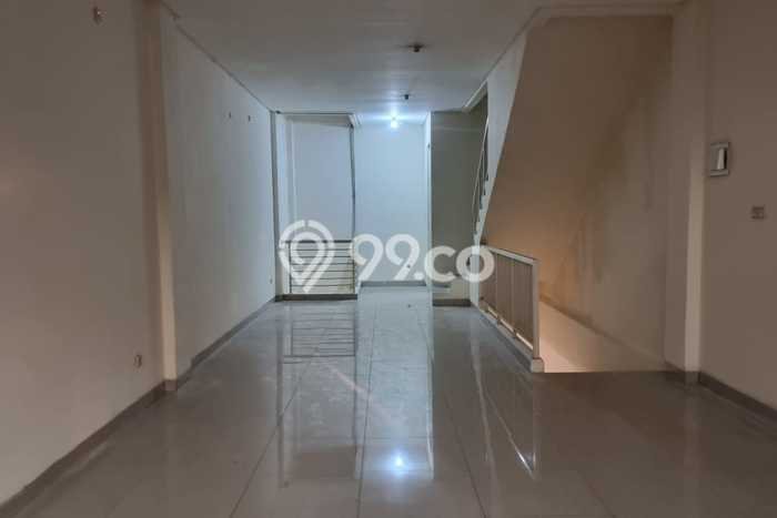 Ruko Disewakan di Green Lake City, Luas 111m², Lokasi Komersial, Akses Strategis Ruko Disewakan di Green Lake City, Luas 111m², Lokasi Komersial, Akses Strategis
