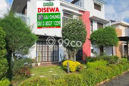 Disewakan Rumah Harga Terjangkau di Green Lake City Jakarta Barat dengan 4 Kamar Tidur Disewakan Rumah Harga Terjangkau di Green Lake City Jakarta Barat dengan 4 Kamar Tidur