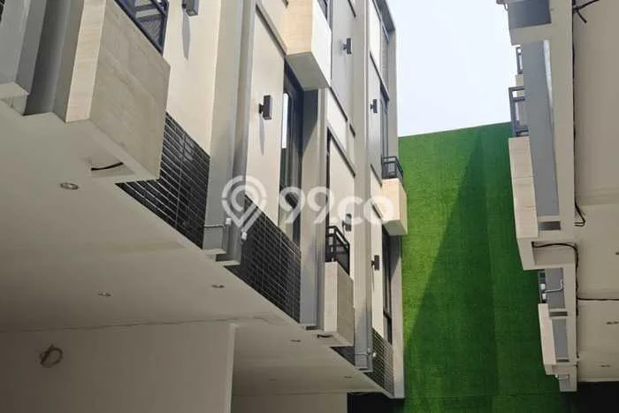 Dijual Rumah Eksklusif 5 KT di Kedoya, Jakarta Barat Dijual Rumah Eksklusif 5 KT di Kedoya, Jakarta Barat