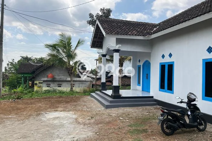 KESEMPATAN TERBAIK! Tersedia KPR Rumah Modern di Kerjo, Karanganyar, LT 200m2m² Bangunan 150m2m² KESEMPATAN TERBAIK! Tersedia KPR Rumah Modern di Kerjo, Karanganyar, LT 200m2m² Bangunan 150m2m²