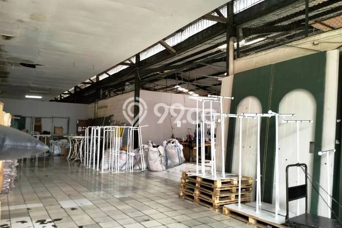 Gudang Disewa di Bandung dengan LB 1000m2 Area Komersial Ramai Gudang Disewa di Bandung dengan LB 1000m2 Area Komersial Ramai