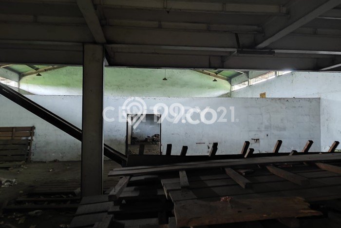 Gudang untuk disewa di Mundu punya LT 3000m2 & LB 900m2 harga sewa kompetitif Gudang untuk disewa di Mundu punya LT 3000m2 & LB 900m2 harga sewa kompetitif