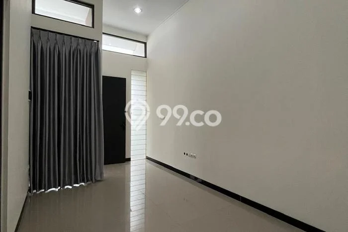 Disewakan Rumah Murah di Taman Kopo Indah Bandung dengan 2 KT Disewakan Rumah Murah di Taman Kopo Indah Bandung dengan 2 KT