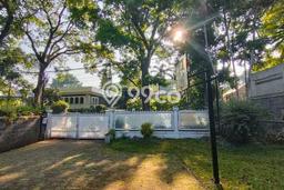 Rumah Luxury Modern Tanpa Renovasi di Hegarmanah Bandung Rumah Luxury Modern Tanpa Renovasi di Hegarmanah Bandung