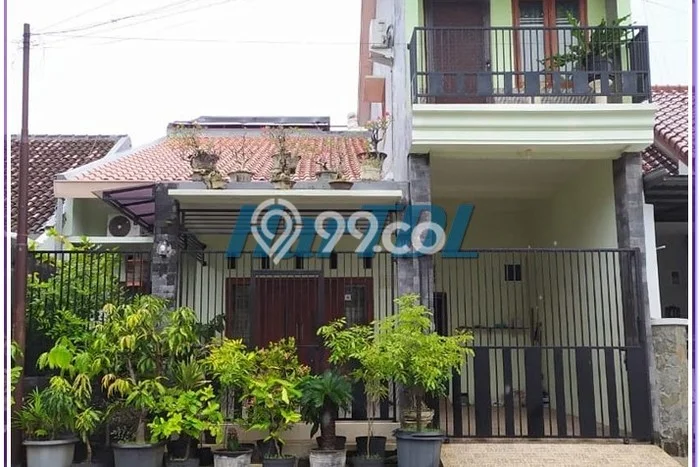 Rumah Mewah dengan Luas Tanah 126m² di Lingkungan Asri Jombang Kota, Jombang Rumah Mewah dengan Luas Tanah 126m² di Lingkungan Asri Jombang Kota, Jombang