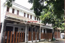 Rumah di Depok, Luas 300m², Bangunan 600m² Rumah di Depok, Luas 300m², Bangunan 600m²
