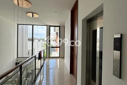 Dijual Rumah Luas Elegan Dengan View Eksklusif di BSD, Tangerang Dijual Rumah Luas Elegan Dengan View Eksklusif di BSD, Tangerang