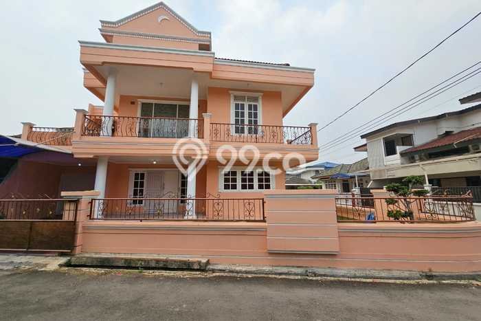 Rumah Mewah LB 412m2 Siap Pakai Desain Elegan di Cikokol, Tangerang Rumah Mewah LB 412m2 Siap Pakai Desain Elegan di Cikokol, Tangerang