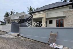 Rumah Modern Cantik 2 KT Bisa Langsung Pindah di Mengwi Rumah Modern Cantik 2 KT Bisa Langsung Pindah di Mengwi