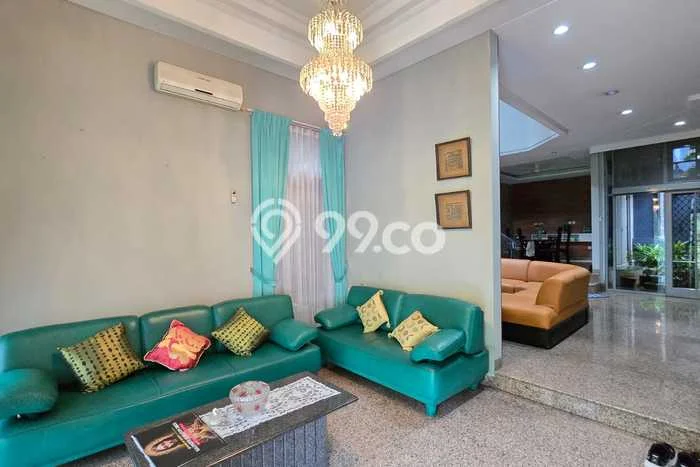 Disewakan! Rumah 3 Kamar Tidur &
3 Kamar Mandi di Pantai Mutiara, Jakarta Utara Disewakan! Rumah 3 Kamar Tidur &
3 Kamar Mandi di Pantai Mutiara, Jakarta Utara