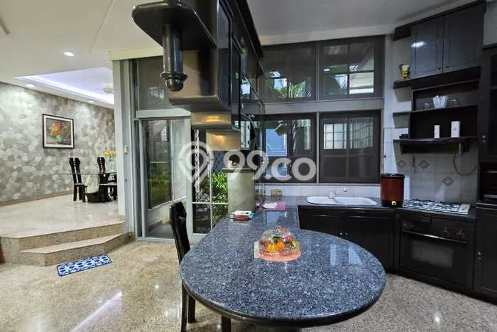 Disewakan! Rumah 3 Kamar Tidur &
3 Kamar Mandi di Pantai Mutiara, Jakarta Utara Disewakan! Rumah 3 Kamar Tidur &
3 Kamar Mandi di Pantai Mutiara, Jakarta Utara