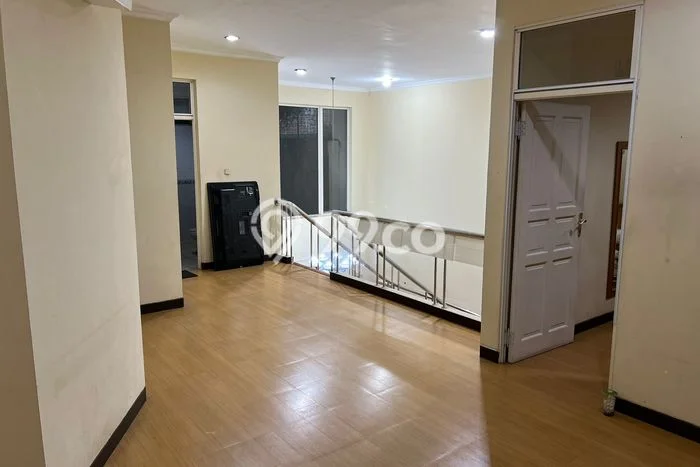 Siap Huni Hunian Elit 4 Kamar di Cipondoh Dekat ke Mana Saja Siap Huni Hunian Elit 4 Kamar di Cipondoh Dekat ke Mana Saja