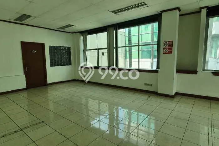 Ruko Dijual di Jakarta Barat LT 180m2 & LB 600m2 Lokasi Terbaik! Ruko Dijual di Jakarta Barat LT 180m2 & LB 600m2 Lokasi Terbaik!