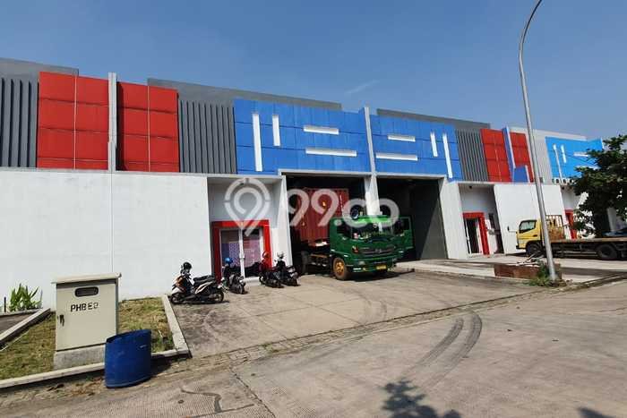 Gudang Dijual di Karawang LT 564m2 & LB 367m2 Lokasi Terbaik! Gudang Dijual di Karawang LT 564m2 & LB 367m2 Lokasi Terbaik!